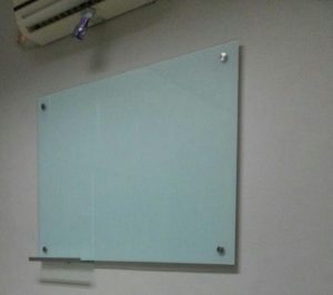 glassboard papan tulis 300x266 - Papan Tulis Kaca
